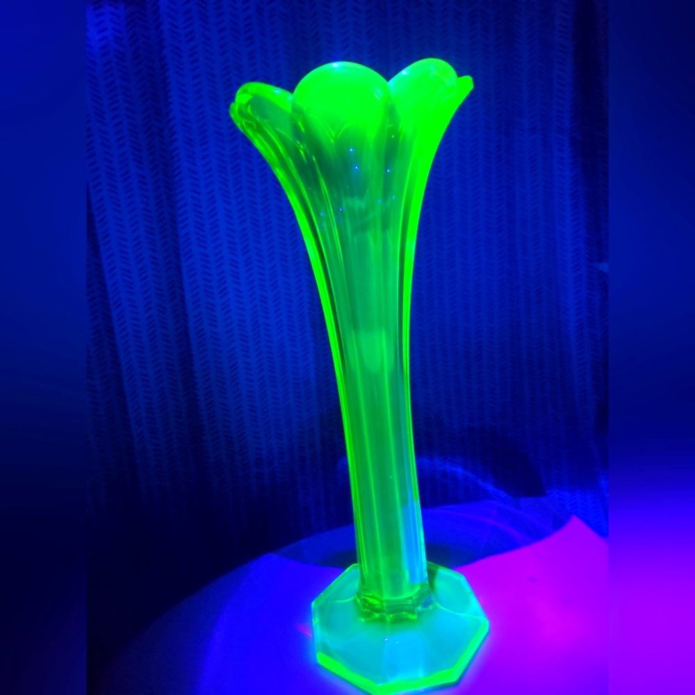 RARE* Uranium glass large vase! Mcm